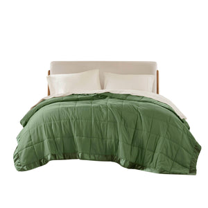 English Elm 1 Lightweight Down Alternative King Blanket with Satin Trim, Moisture-Resistant Microfiber, Quilted Comfort Green 14.96 L x 7.87 W x 7.87 H B035P319516