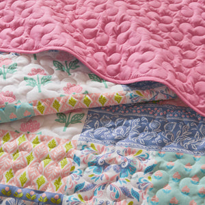 English Elm 4-Piece Full/Queen Quilt Set Pink Floral Coverlet with 2 Shams & Throw Pillow, Soft Microfiber Comfort B035P408452