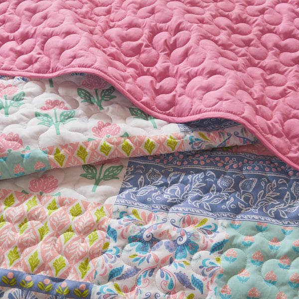 English Elm 4-Piece Full/Queen Quilt Set Pink Floral Coverlet with 2 Shams & Throw Pillow, Soft Microfiber Comfort B035P408452