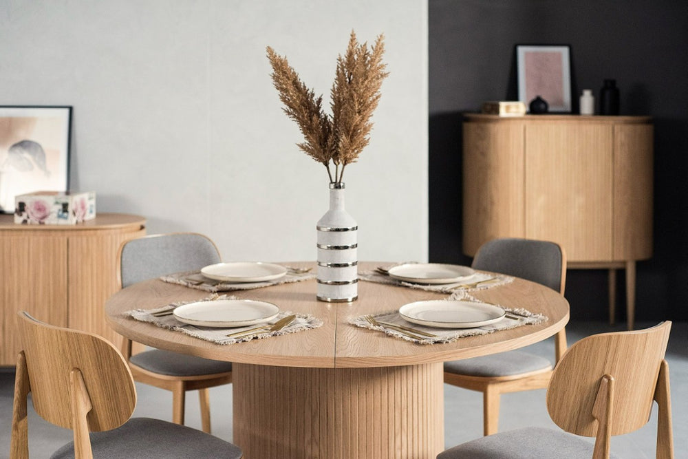 VIG Furniture Miami Modern Natural Round Extendable Table With Scandinavian Lines, Veneer Top & Sturdy Pedestal Base Oak Dining Table VGME121255-DT-NAT