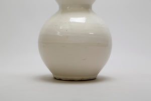 Lilys White Ceramic The Gourd Bottle 8223-4