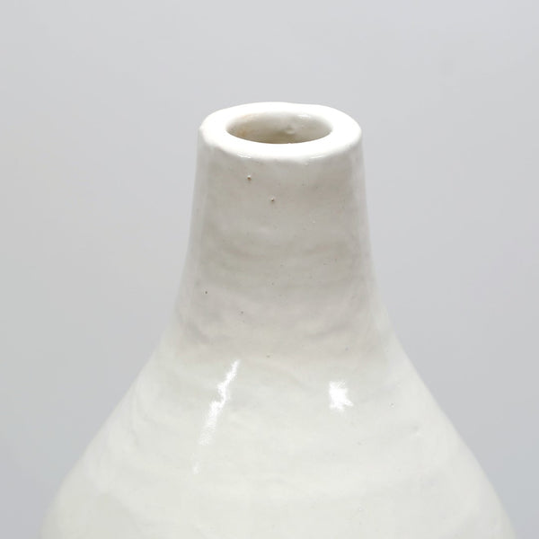 Lilys White Ceramic The Gourd Bottle 8223-4