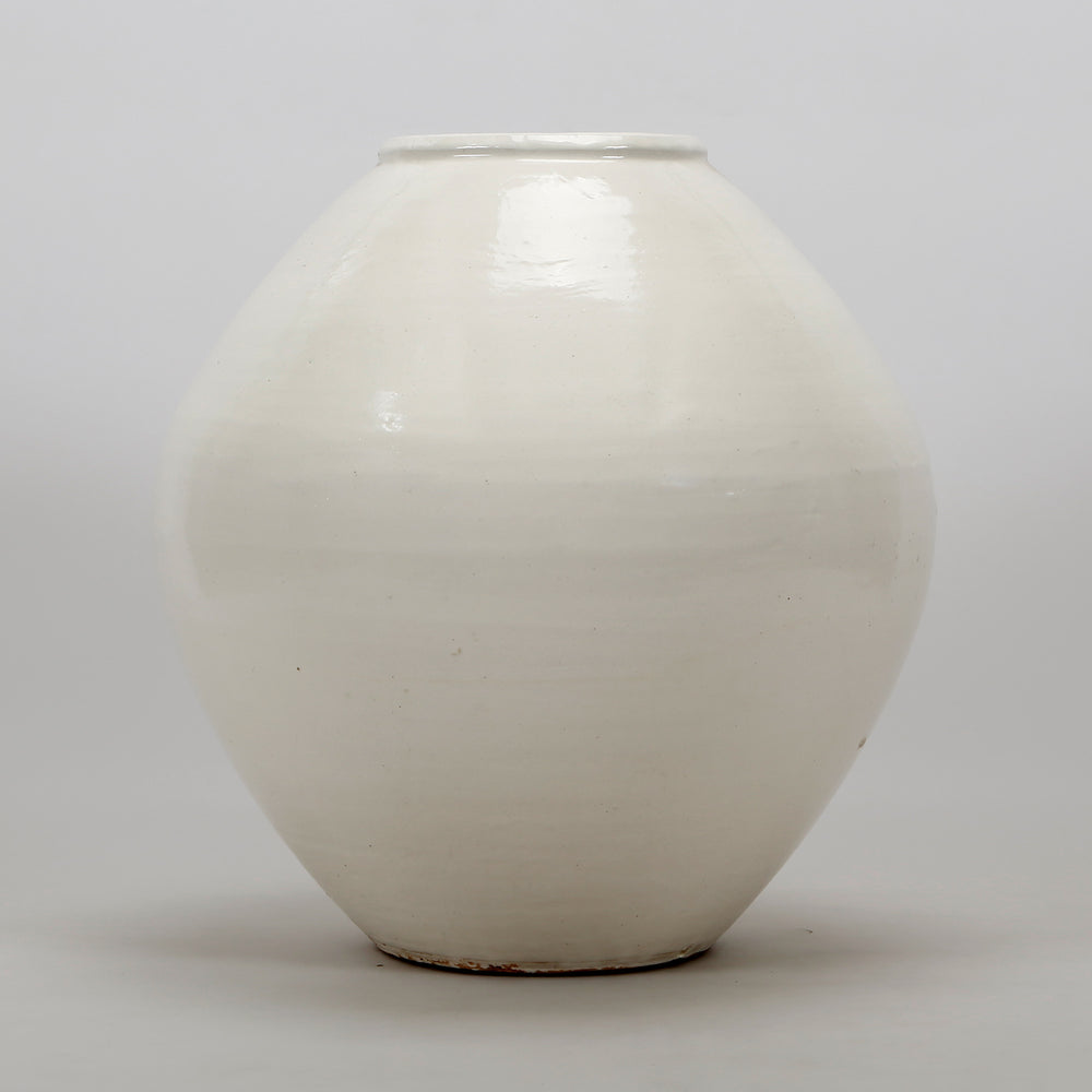 Lilys Creamy White Tapered Pot 8250-1