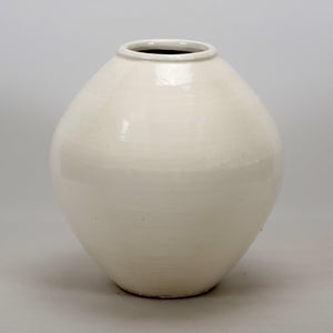 Lilys Creamy White Tapered Pot 8250-1