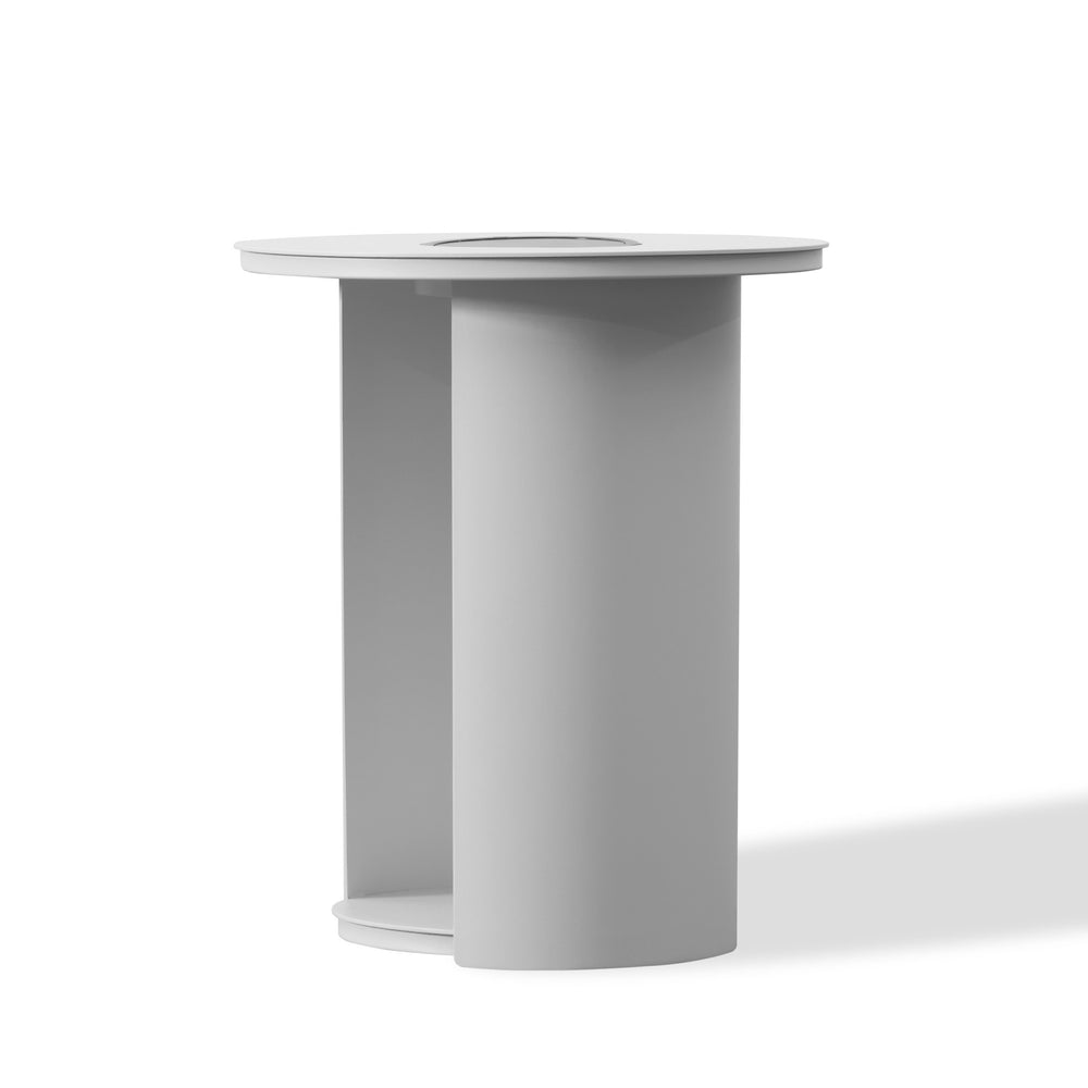 Vig Furniture Renava Onza - Stylish White Outdoor End Table With Solar Light For Elegant Patio Ambiance White  Vgvk-ct009-s-sl-wht