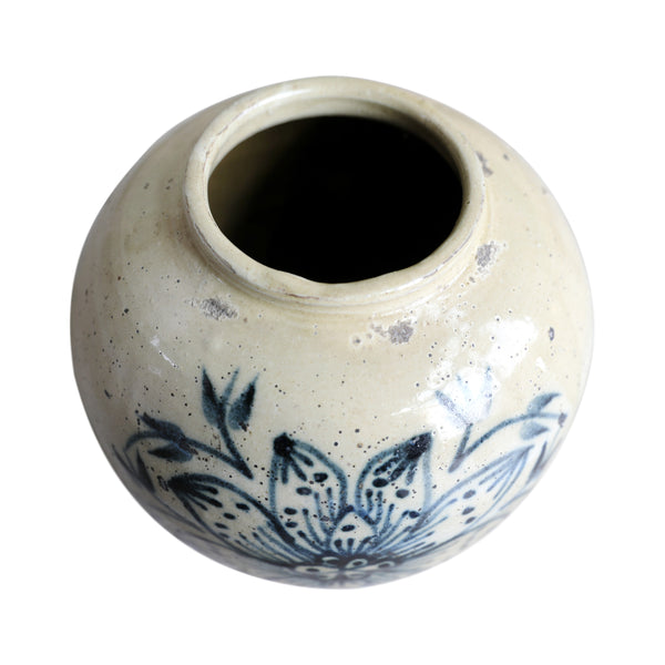 Lilys Vintage Off White Vase With Floral Imprint(Imprint Design Will Vary) 8343