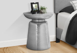 English Elm Accent Table, Hand-Crafted Chrome Drum Design, Versatile Side Or Nightstand For Modern Decor B2710P219450