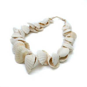 Lilys 17" Long Large White Shell Strand Approx.1-3" Wide 8421