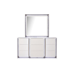 English Elm Fabio Contemporary Queen 4Pc Bedroom Set With Diamond Accents, Led Lighting & Sleek White Finish B009S01813