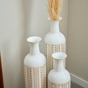 English Elm Floor Metal Vases Set Of 3 - Modern Gold & White Decorative Cylindrical Vases For Elegant Interiors W2796P255615