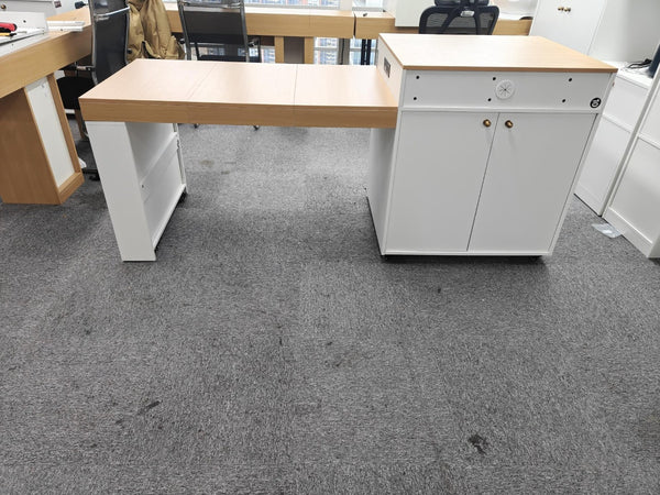 English Elm 78.8'' Fluted Rolling Kitchen Island with Extendable Dining Surface Built-in Power Mdf White B2764S00001