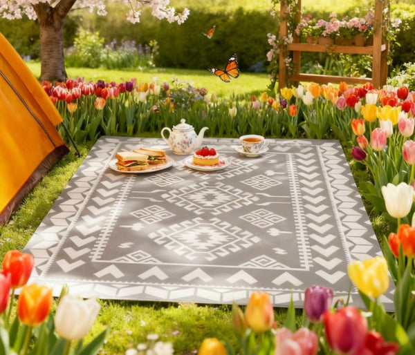 English Elm Easy Carry Reversible Outdoor Patio Rug Waterproof Polypropylene Flatweave Geometric Design Grey,White T3971P421564