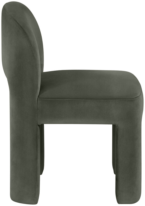 Meridian Furniture Celine Sculptural Velvet Dining Chair with Stain Resistant Upholstery for Modern Rooms Green 88013Green-C