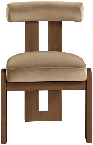 Meridian Furniture Arienzo Art Deco Velvet Dining Chair with Sculptural Back and Solid Wood Legs for Elegant Rooms Beige Style A 88023Beige-C