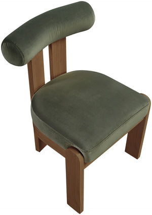 Meridian Furniture Arienzo Art Deco Velvet Dining Chair with Sculptural Back and Solid Wood Legs for Elegant Rooms Green Style A 88023Green-C