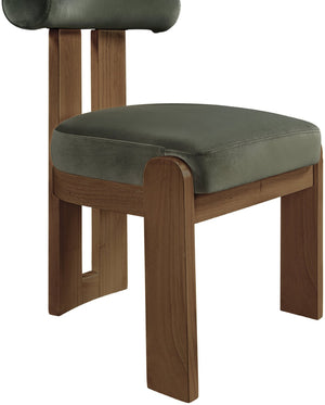 Meridian Furniture Arienzo Art Deco Velvet Dining Chair with Sculptural Back and Solid Wood Legs for Elegant Rooms Green Style A 88023Green-C