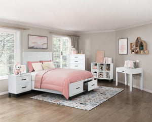 English Elm White Garretson Queen Platform Bed with Built-In Storage Drawers Rustic-Transitional Wood Frame White 71.25 L x 38.5 W x 4.5 H B011S01491