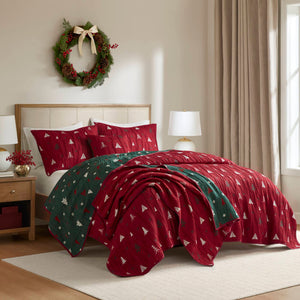 English Elm 3-Piece Queen Coverlet Set Matelassé Elegance with Two Shams — Soft Polyester-Rayon Texture, Durable Comfort Red 16.34 L x 14.57 W x 7.68 H B035P381283