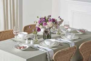 Lenox Studio 1414 Bone China Dinnerware Set Scalloped Edge Elegant Gloss Finish for Everyday Dining Scallop 16-Piece 898754