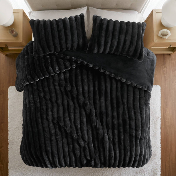 JLA Home Madison Park - Ultrasoft Faux Fur Ribbed Comforter Set reinvents your bedroom with plush velvet reverse, Oeko‑Tex safety and lasting loft Black MP10-8442