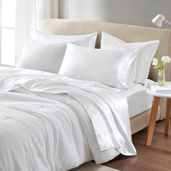 English Elm 4 Luxury Satin Twin Sheet Set - 100% Polyester, Soft Smooth 90g Finish, Deep Pocket Fit & Breathable Comfort White 11.81 L x 9.84 W x 3.15 H B035P319695