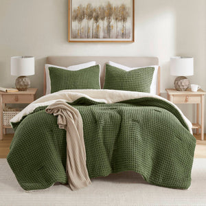 English Elm 3-Piece Queen Coverlet Set Matelassé Elegance with Two Shams — Soft Polyester-Rayon Texture, Durable Comfort Olive 20.47 L x 13.78 W x 12.2 H B035P381298