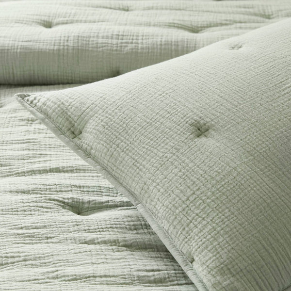 English Elm 3-piece Cotton Muslin Quilt Set with Embroidered Tacking for a Relaxed Bedroom Sage B035P408343