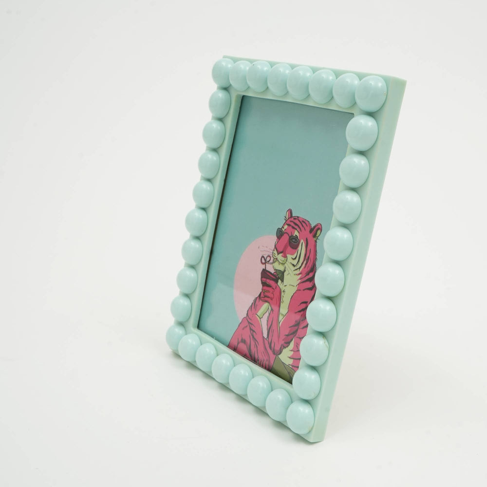 English Elm Elegant Powder Blue Candy Frame 4x6 Resin Picture Frame — Modern Lilac Charm for Shelves & Desks B346P356165