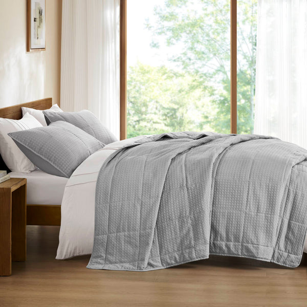 JLA Home Comfort Spaces - Waffle lightweight textured quilt set — breathable, Oeko-Tex certified comfort with plush waffle weave finish Gray AM14-0367