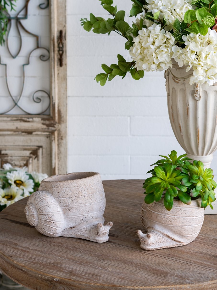 English Elm 9.5x8.3x6" Decorative Sand & Cement Snail Planter with Textured Beige Finish, Spiral Shell Accent for Succulents W2078P334757