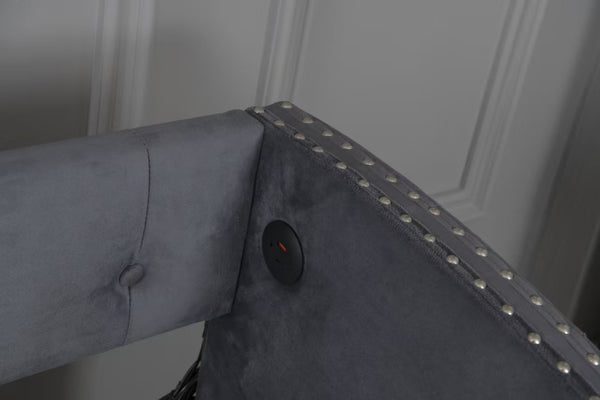 English Elm Twin Size Upholstered Daybed With Trundle & Usb Charging – Stylish Velvet Frame For Space-Saving Comfort W1670S00024-GIGA