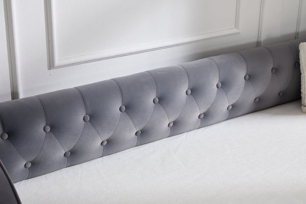 English Elm Twin Velvet Daybed with Pull Out Trundle Tufted Back Usb Port and Side Pockets Grey W1361S00036