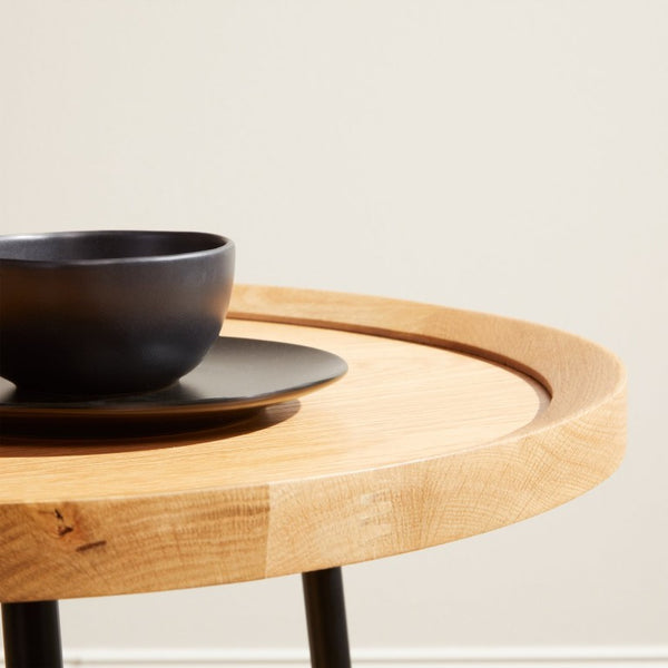 EuroStyle Niklaus Round Ash Wood Side Table with Steel Base for Modern Living Spaces Oak 90276-OAK