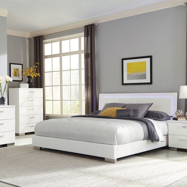 English Elm Dulcey High-Gloss Six-Drawer Dresser with Sleek Metal Accents and Spacious Storage for Bedrooms Gloss White B062P378384