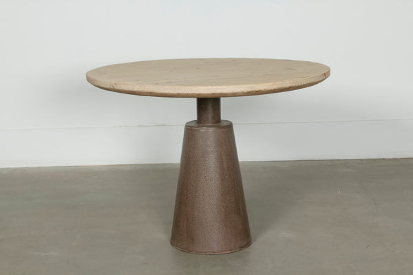 Lilys 39" Pedestal Round Table Weathered Natural 90720140