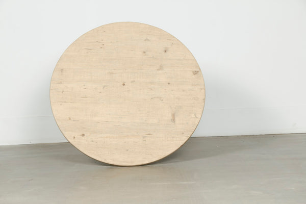 Lilys 39" Pedestal Round Table Weathered Natural 90720140