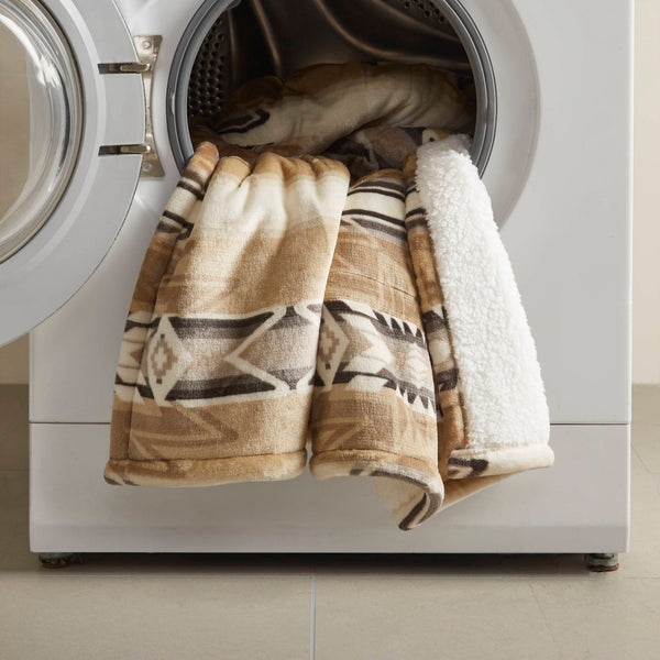 English Elm 1-piece Aztec Heated Throw with 12 Settings Auto Shutoff Soft Ivory Boho Blanket Multicolor B035P408334
