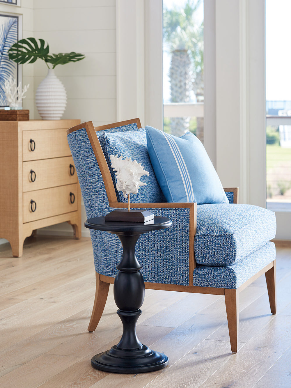 Lexington Barclay Butera Yacht Club Martini Table - Coastal Elegance With Classic Urn Design, Perfect For Stylish Spaces Marine  922-940