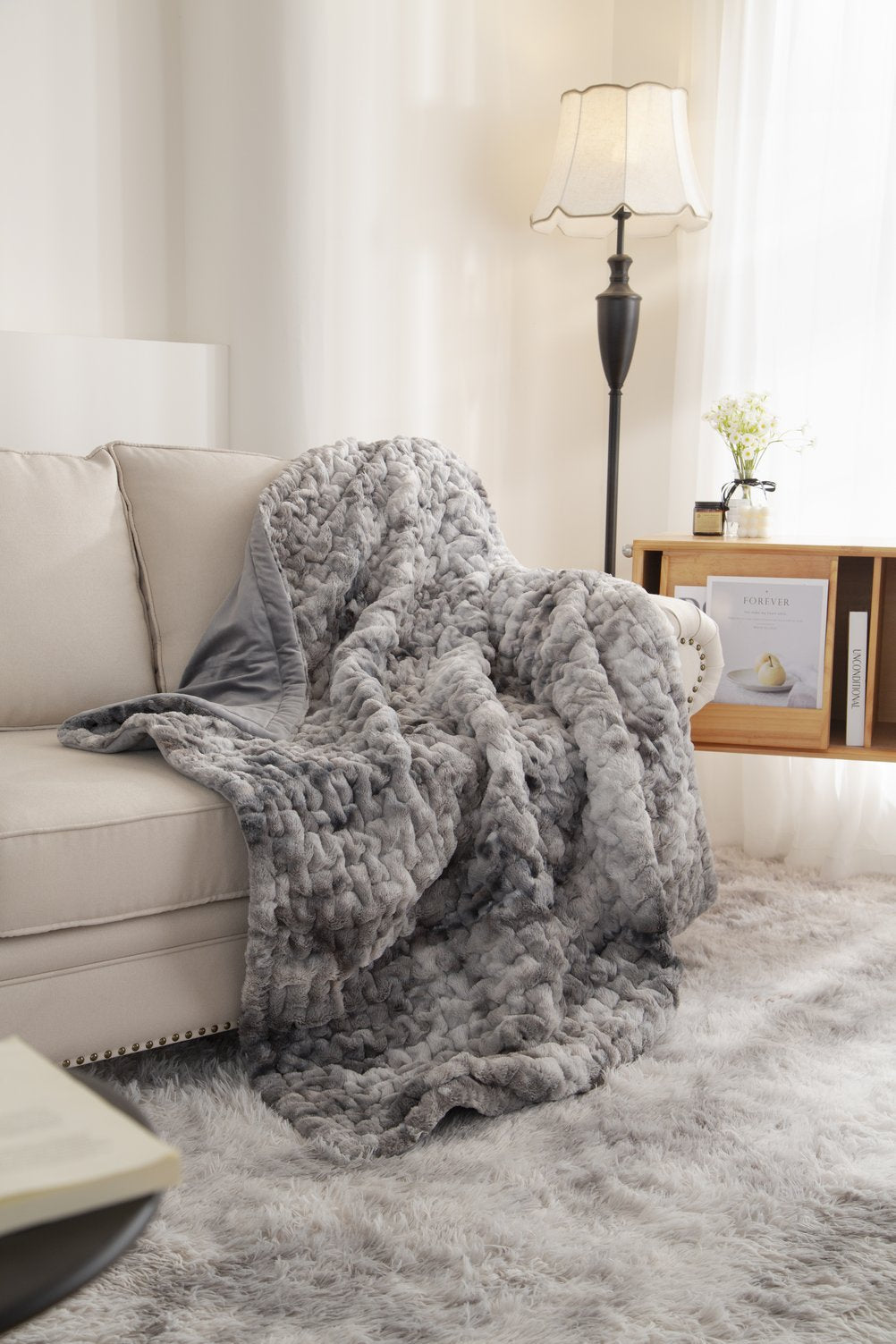 English Elm Faux Fur Throw - Thumbnail 2