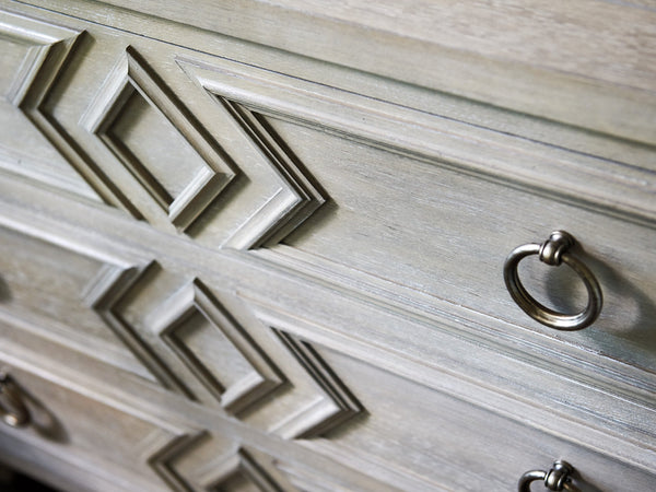 Lexington Barclay Butera Viewpoint Elegant 3-drawer Dresser With Decorative Diamond Overlays And Timeless Bun Feet Design Dune  926-221