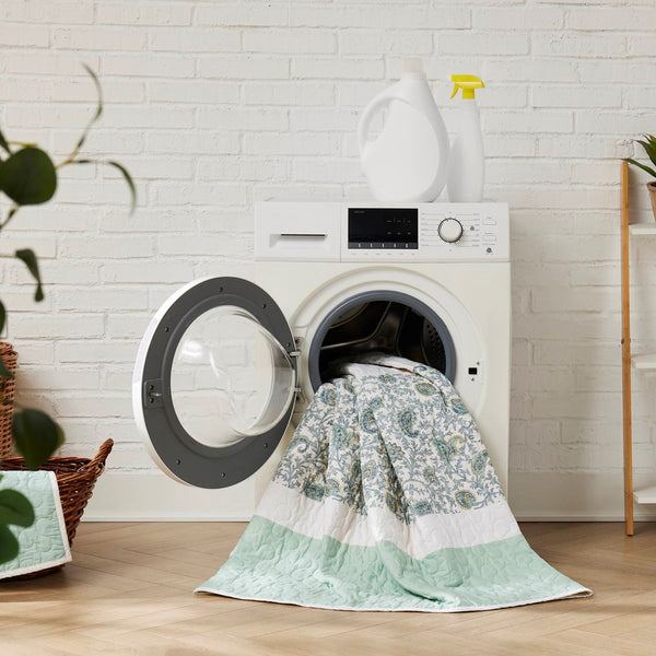 English Elm 6 Madison Park Dawn Cotton Percale Reversible Quilt Set with Paisley Pintuck, Lace Trim, Pillows, Full/Queen Aqua 17.72 L x 22.83 W x 7.09 H B035129023