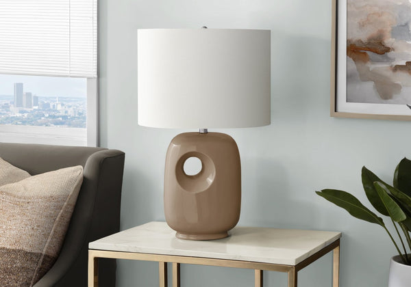 English Elm Lighting, Sculpted Ceramic Table Lamp with Ivory Fabric Shade for Modern Living Spaces Brown B2710P461841