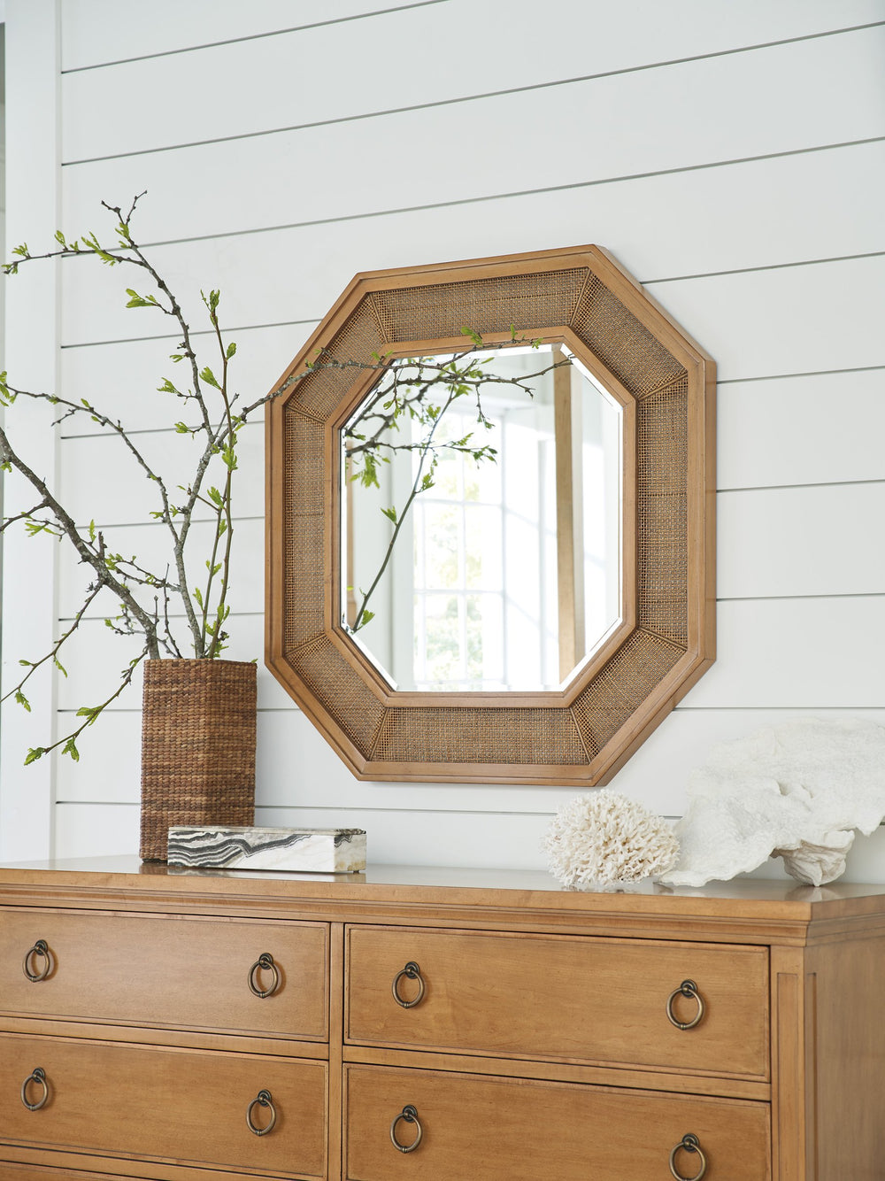 Lexington Barclay Butera Thalia Octagonal Mirror – Elegant Wooden Frame With Woven Cane And Beveled Glass For Timeless Charm Table Rock  934-204