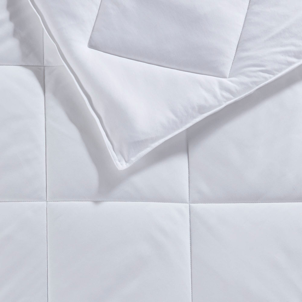 English Elm Oversized Cooling Down Alternative Comforter - Silky Nylon Jersey, Noiseless Diamond Quilt, Oeko-Tex White 22.83 L x 20.87 W x 6.1 H B035P268145