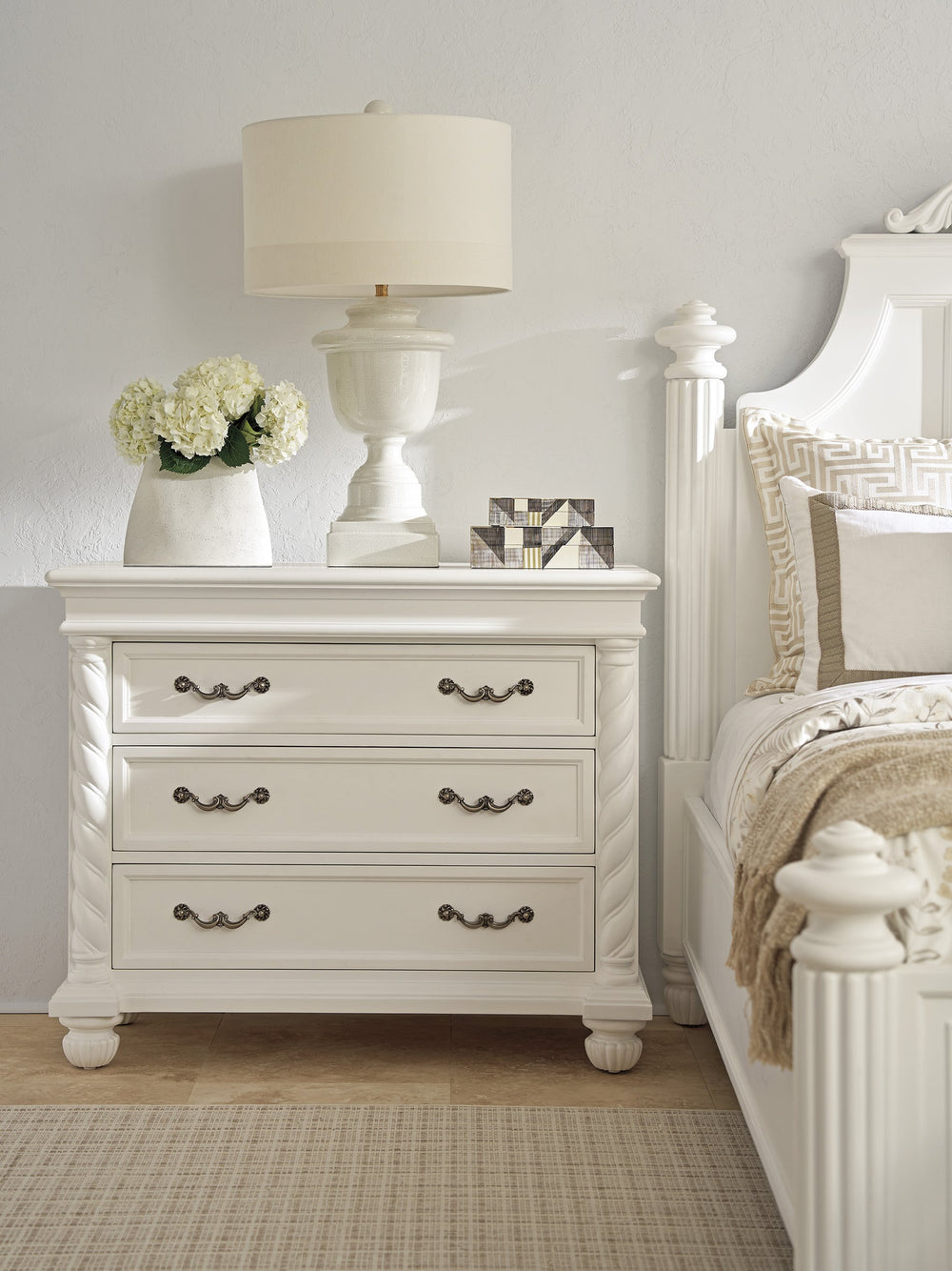 Lexington Barclay Butera Barletta Bachelor’S Chest - Elegant Three-drawer Storage With Decorative Turned Posts & Bun Feet Polo Mallet White  937-624