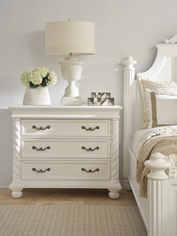 Lexington Barclay Butera Barletta Bachelor’S Chest - Elegant Three-drawer Storage With Decorative Turned Posts & Bun Feet Polo Mallet White  937-624