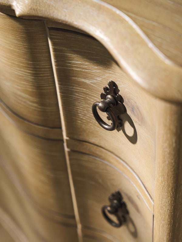 Lexington Camino Serpentine Oak Veneer Hall Chest with Bronze Hardware and Tapered Legs 940-973