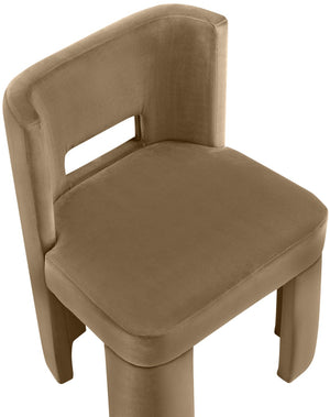 Meridian Furniture Zuno Sculptural Velvet Upholstered Dining Chair with Solid Wood Frame for Modern Interiors Beige 945Beige-C