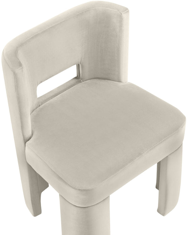 Meridian Furniture Zuno Sculptural Velvet Upholstered Dining Chair with Solid Wood Frame for Modern Interiors Cream 945Cream-C
