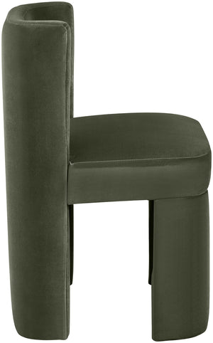 Meridian Furniture Zuno Sculptural Velvet Upholstered Dining Chair with Solid Wood Frame for Modern Interiors Green 945Green-C